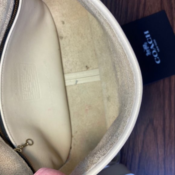 Vintage Coach Bone Leather Crossbody Handbag with Unique Serial Number - Picture 8 of 11